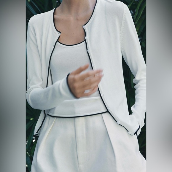 Zara Sweaters - Zara CARDIGAN WITH PIPED SEAMS - White / Navy | size S